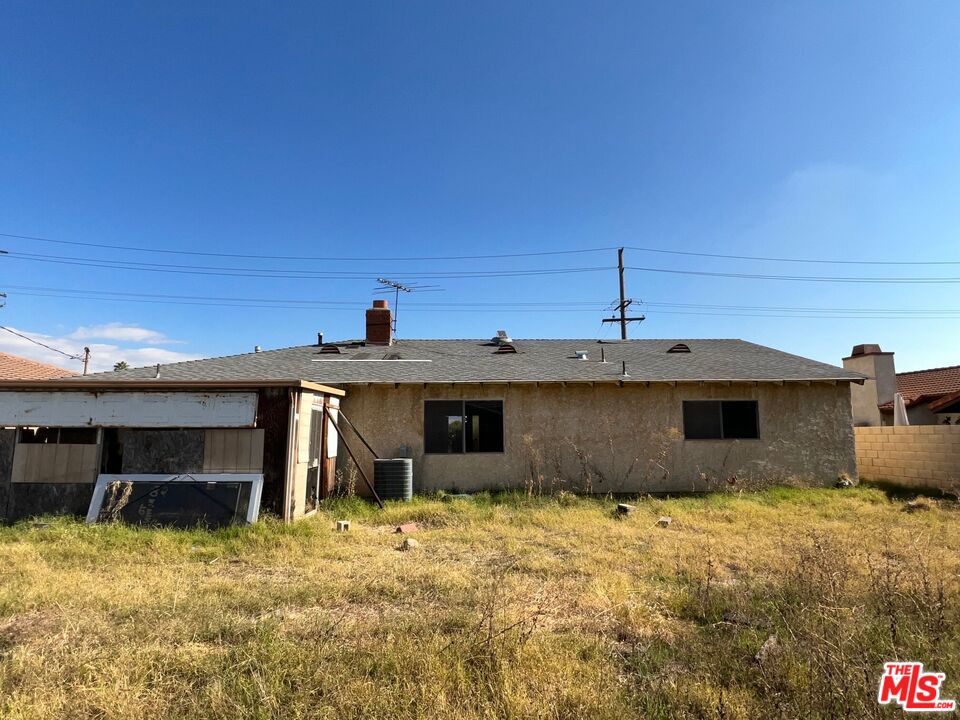 1985 Mountain Ave