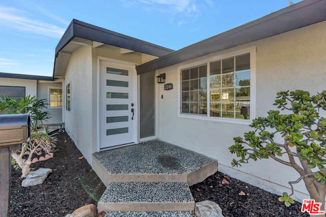 2240 Gregory Ln