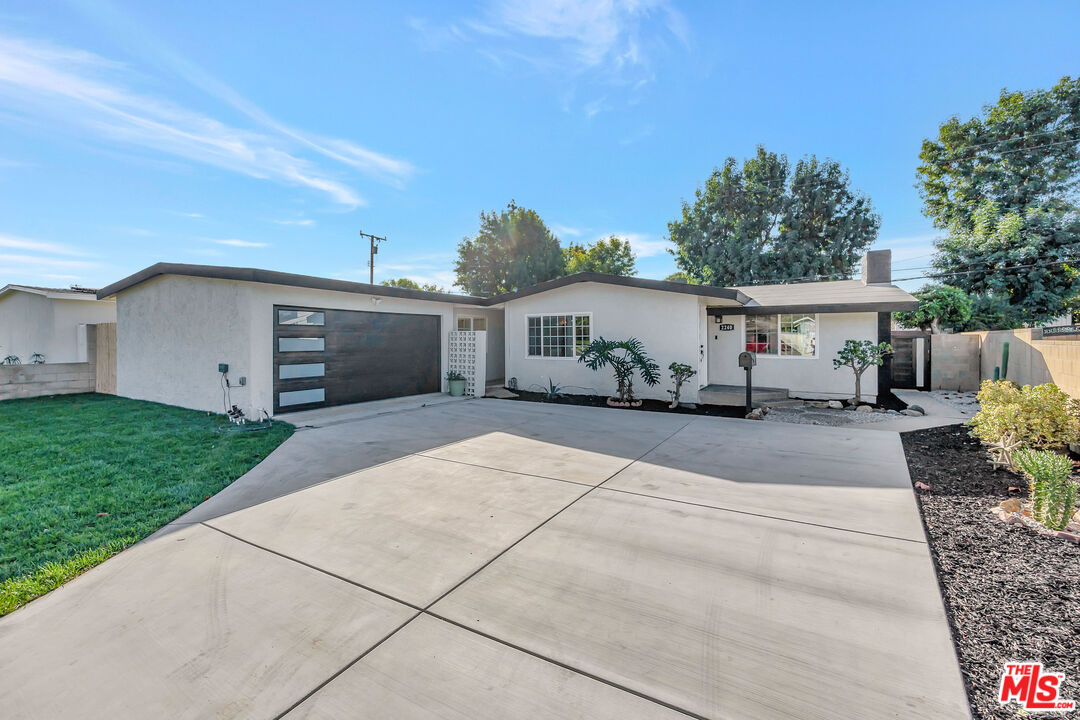 2240 Gregory Ln