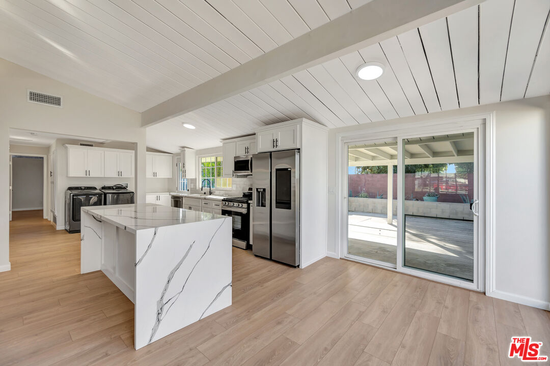 2240 Gregory Ln