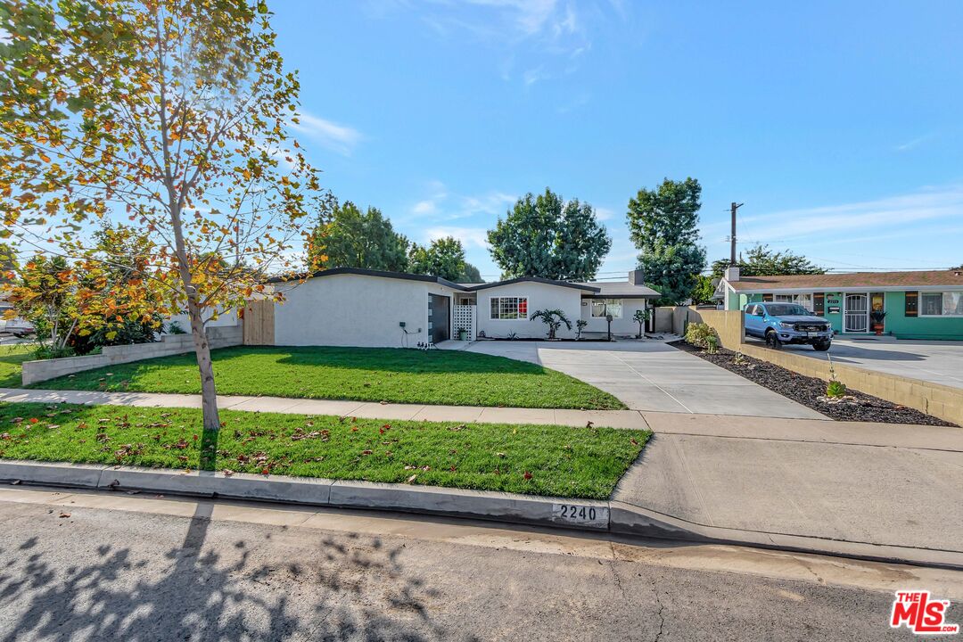2240 Gregory Ln