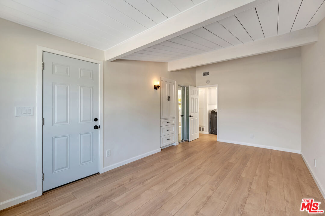 2240 Gregory Ln