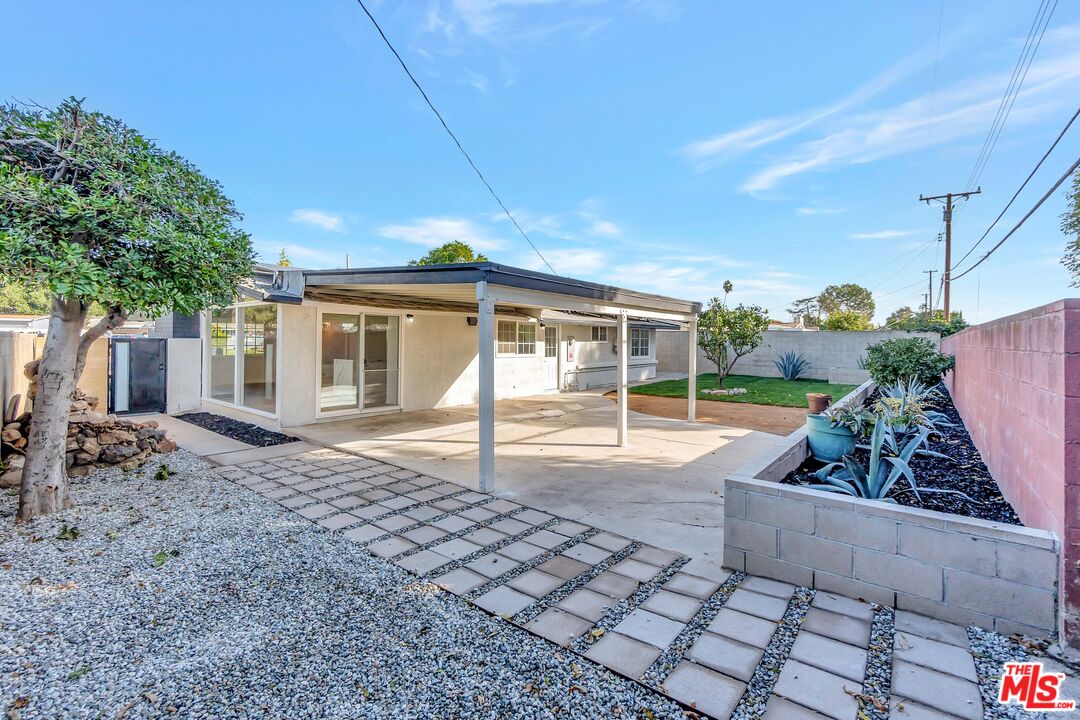 2240 Gregory Ln