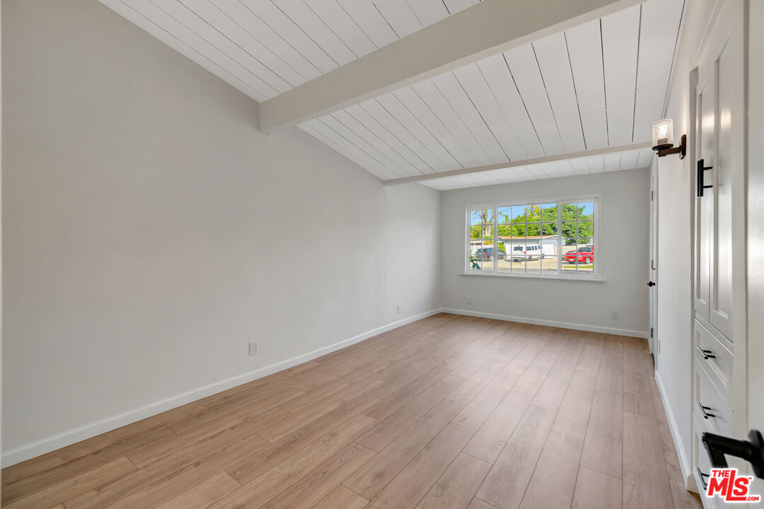 2240 Gregory Ln
