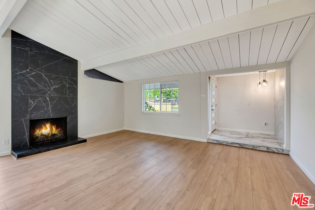 2240 Gregory Ln