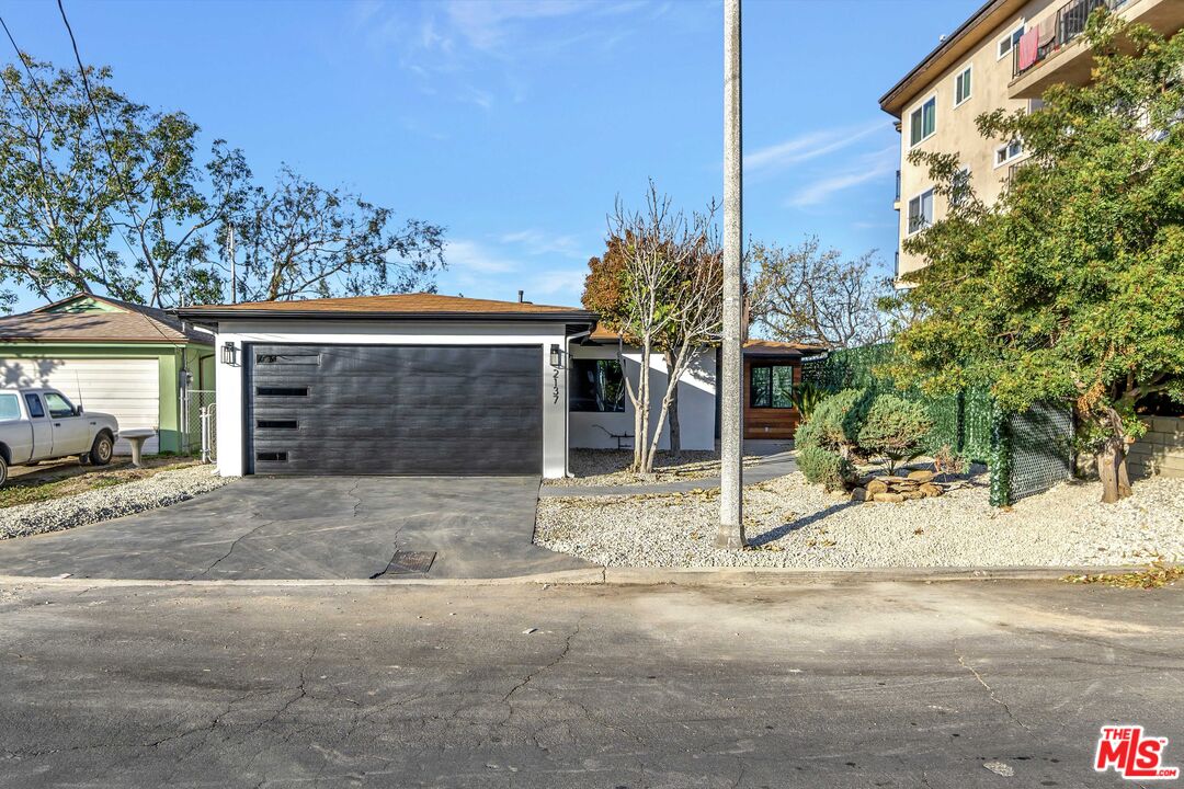 2137 Alta St