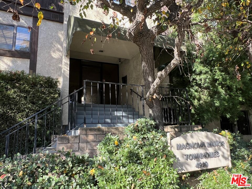 4919 Laurel Canyon Blvd Unit: 18