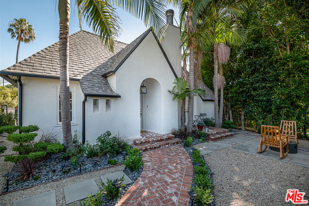 750 N Sierra Bonita Ave