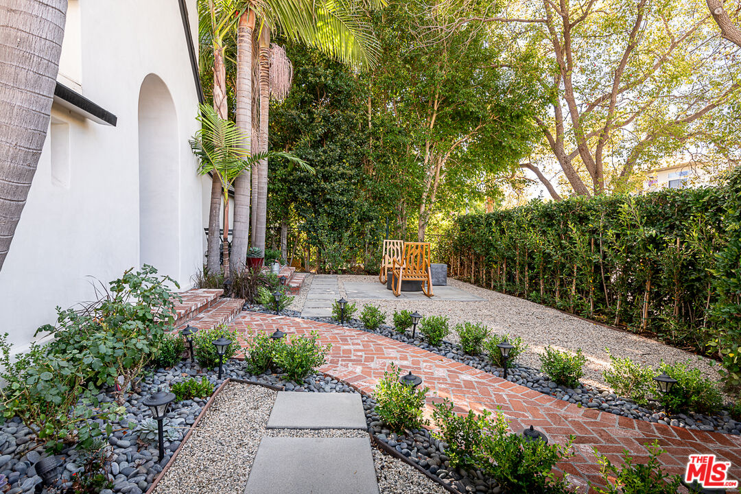 750 N Sierra Bonita Ave