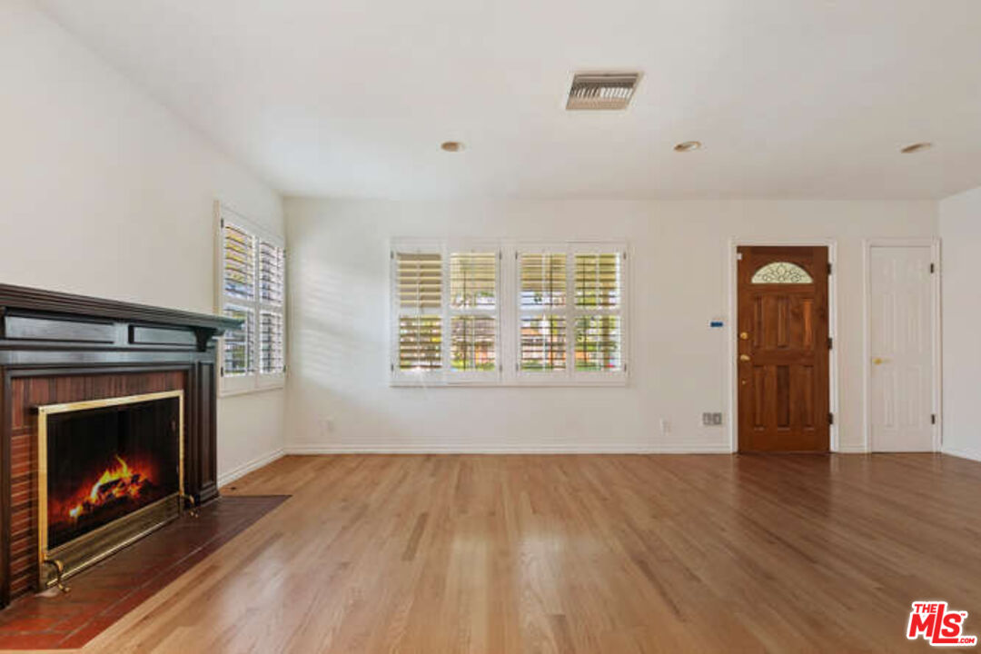 13958 Peach Grove St