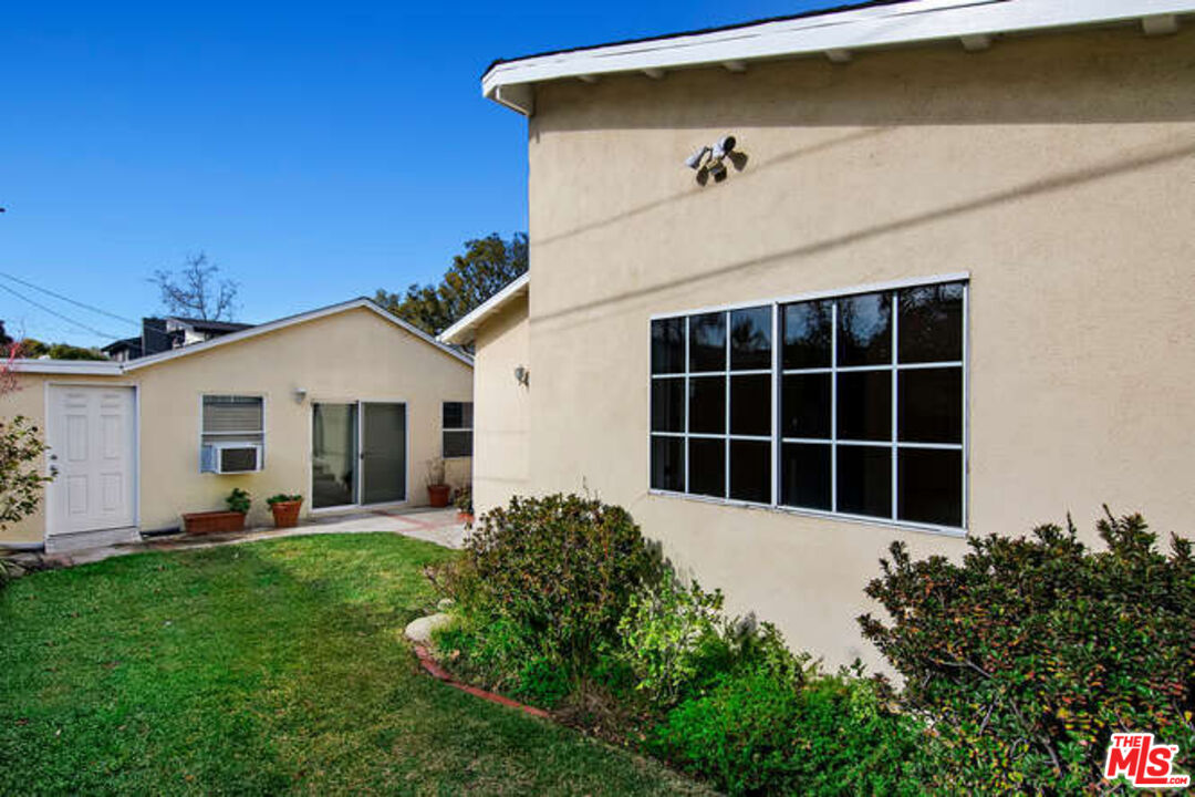 13958 Peach Grove St