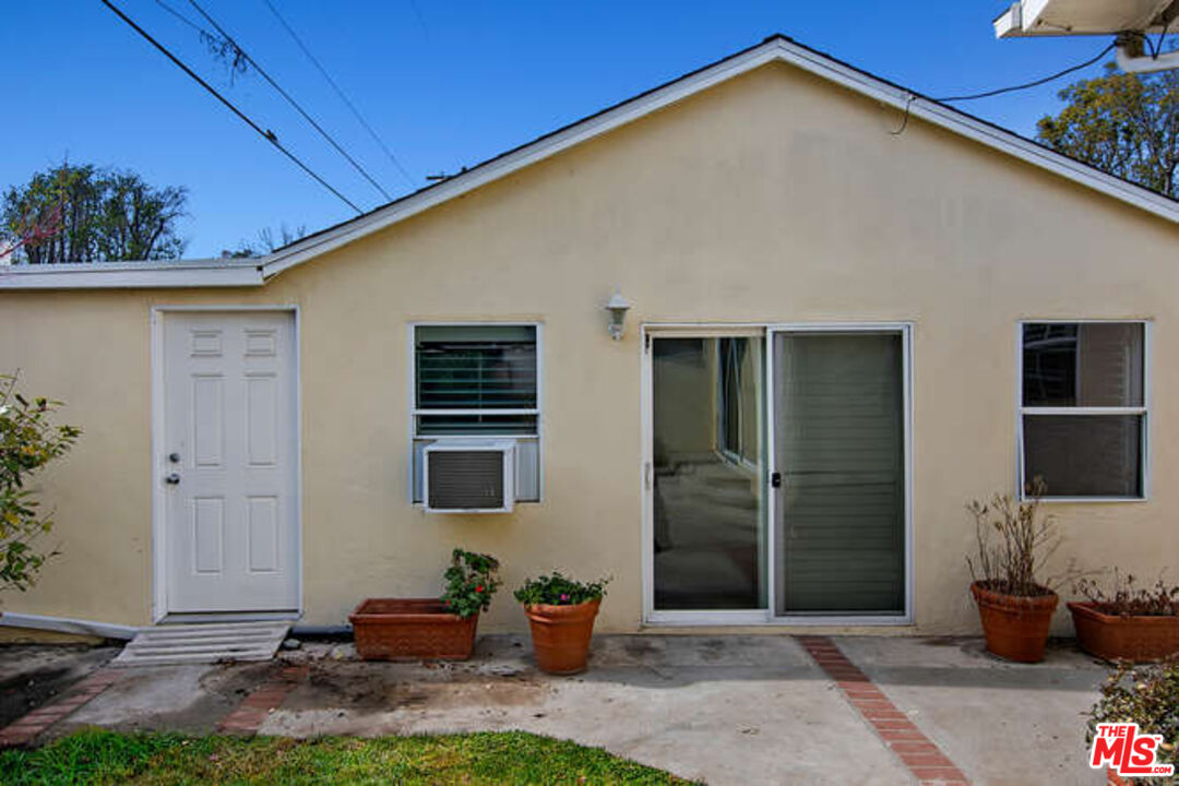 13958 Peach Grove St