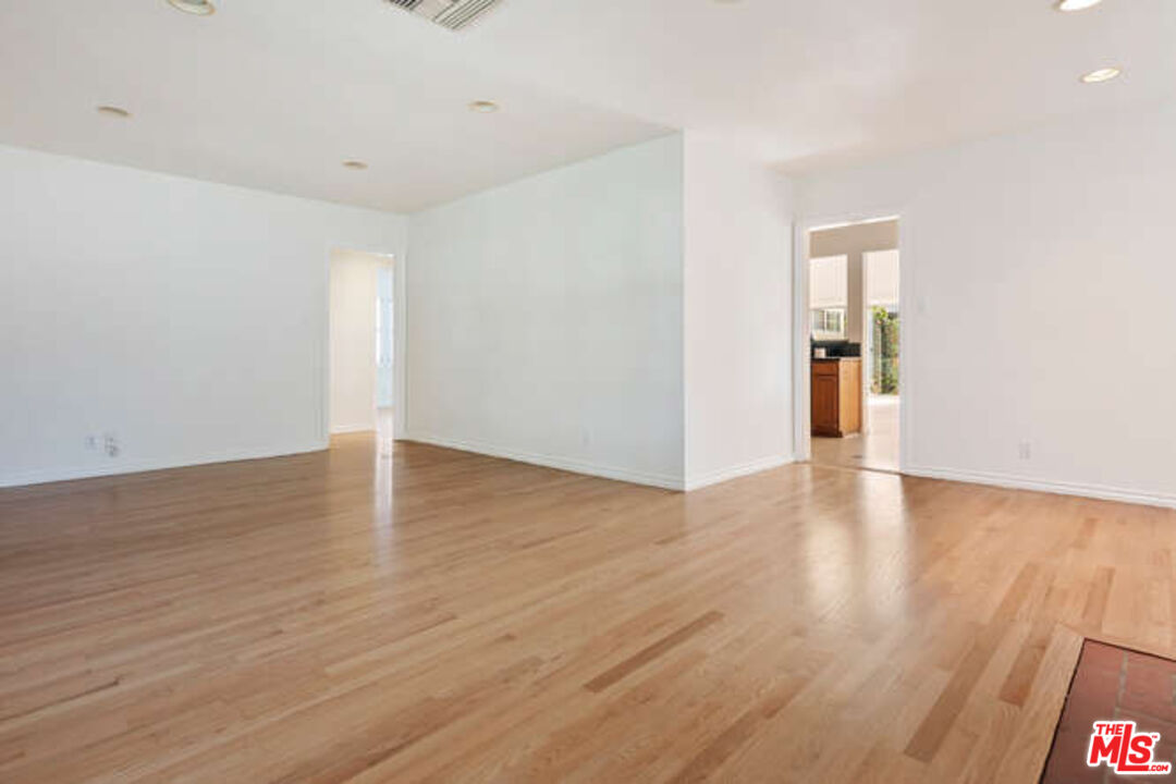 13958 Peach Grove St