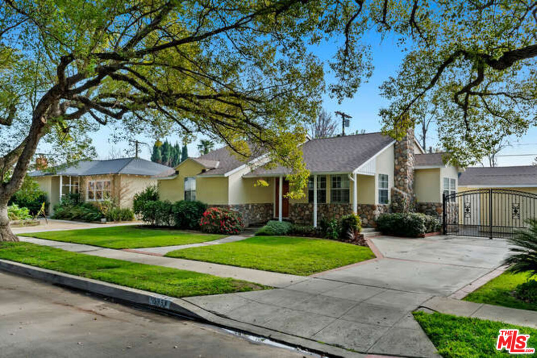 13958 Peach Grove St