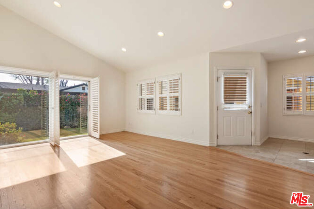 13958 Peach Grove St