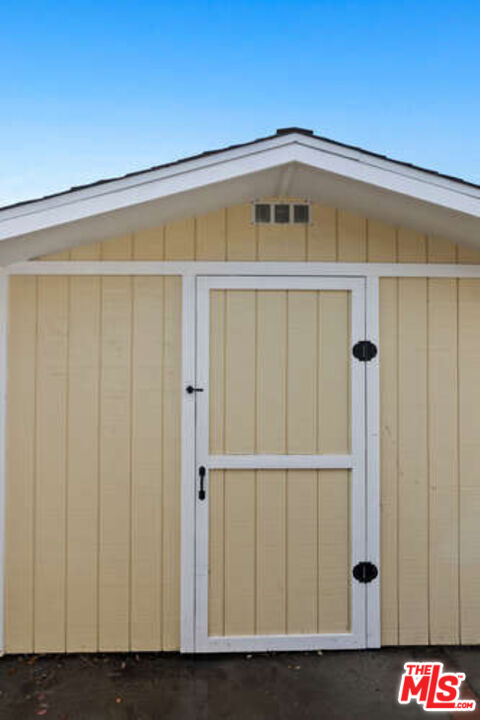 13958 Peach Grove St