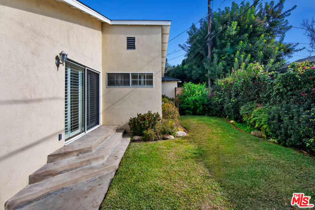 13958 Peach Grove St