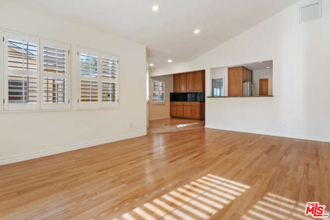 13958 Peach Grove St