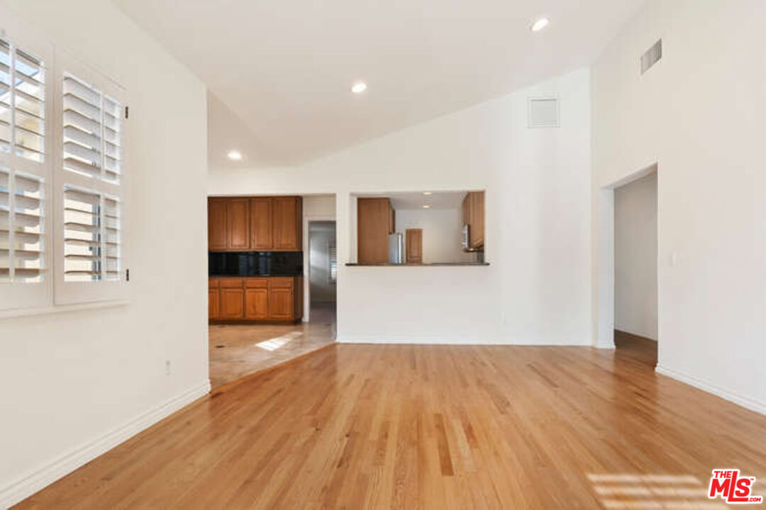 13958 Peach Grove St