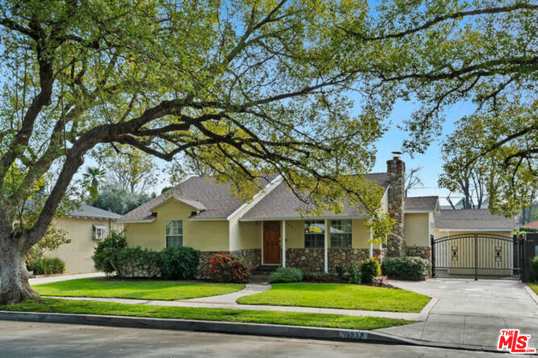 13958 Peach Grove St