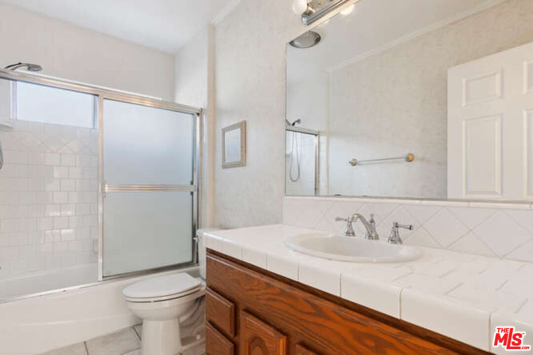 13958 Peach Grove St