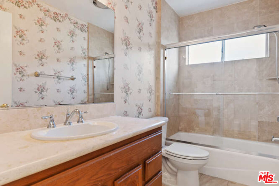 13958 Peach Grove St