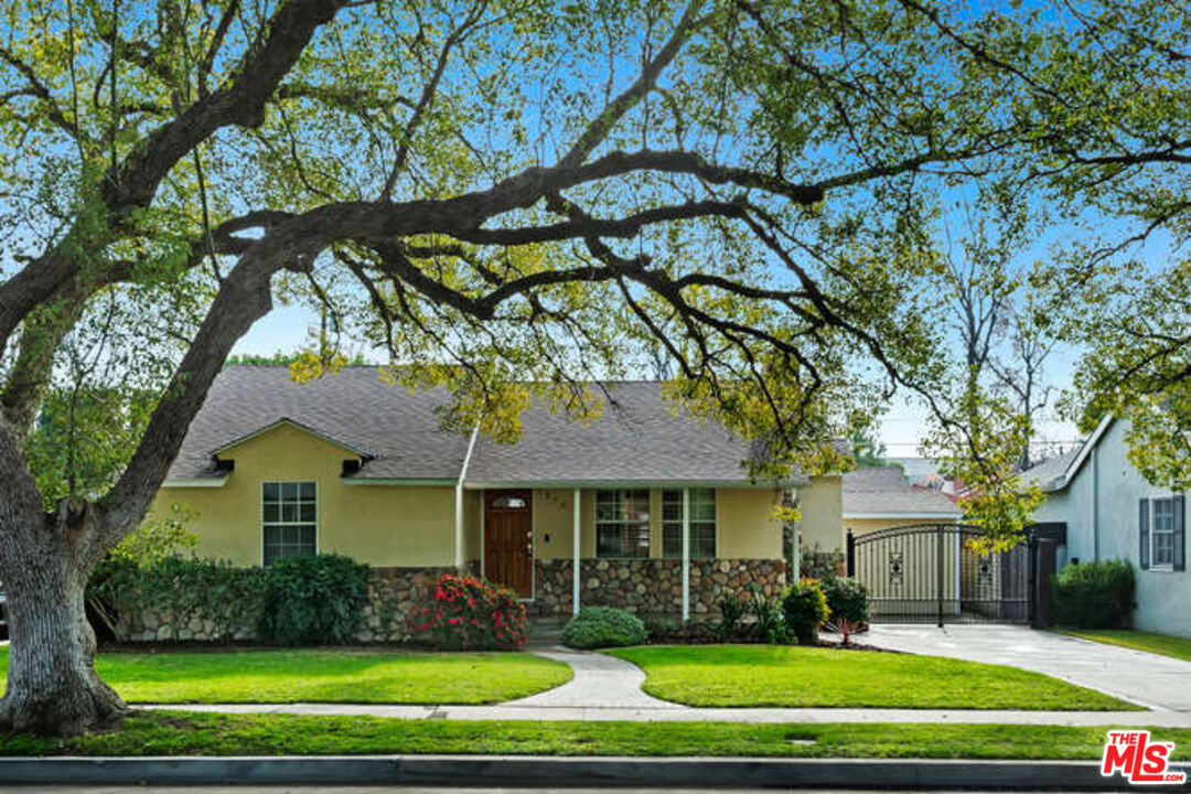 13958 Peach Grove St