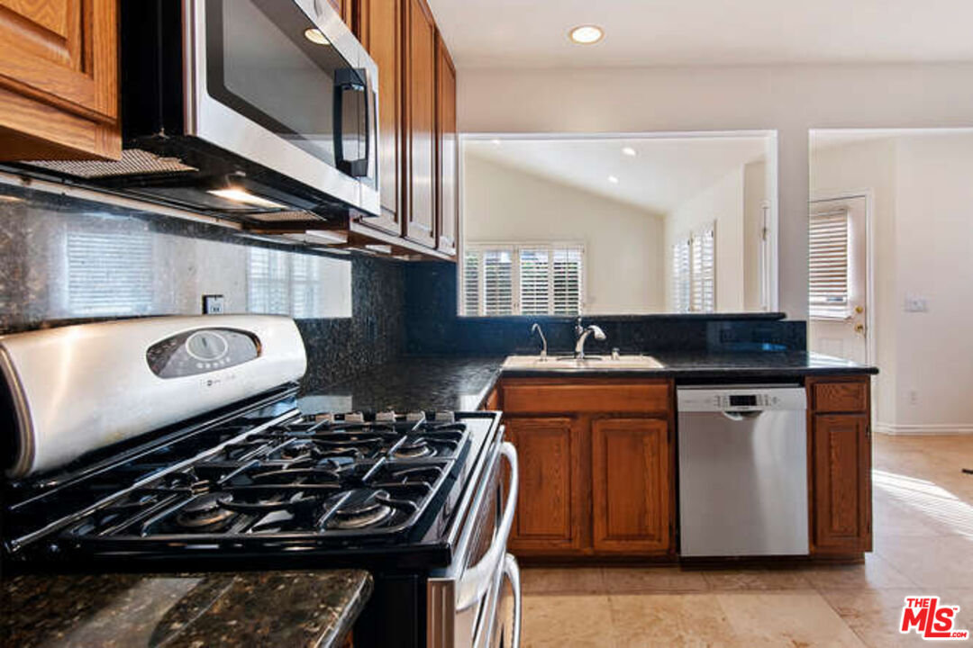 13958 Peach Grove St