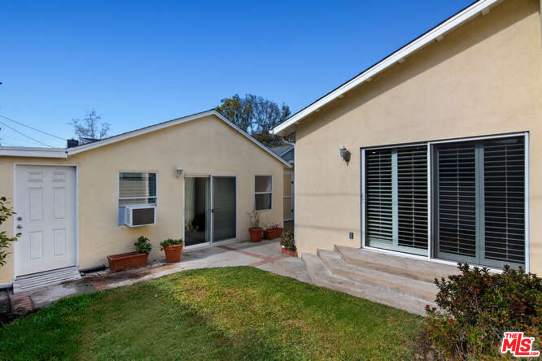 13958 Peach Grove St