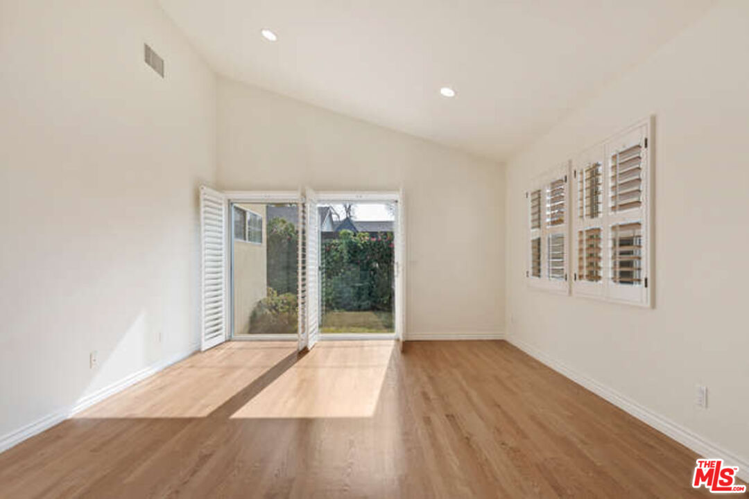 13958 Peach Grove St