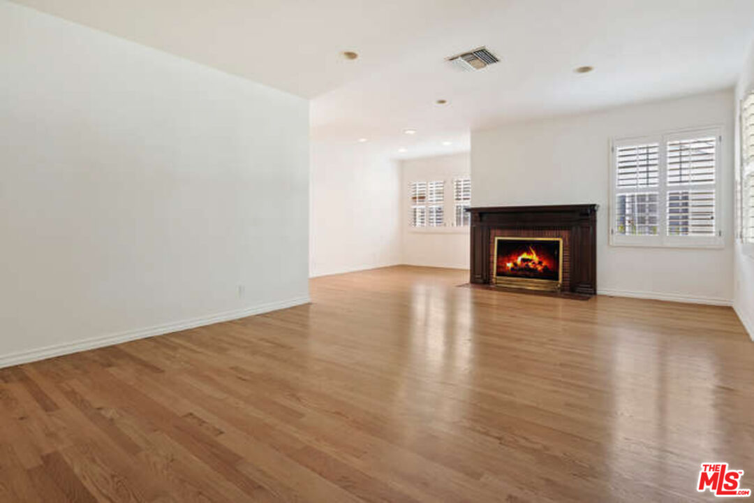 13958 Peach Grove St