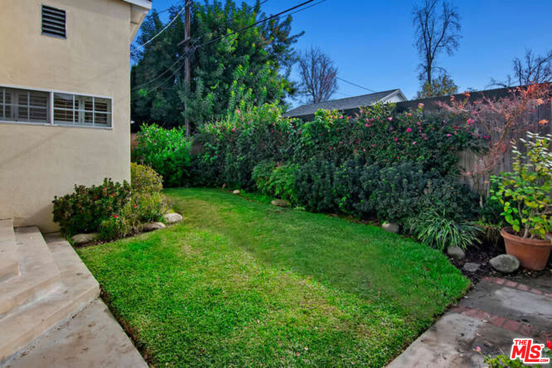 13958 Peach Grove St