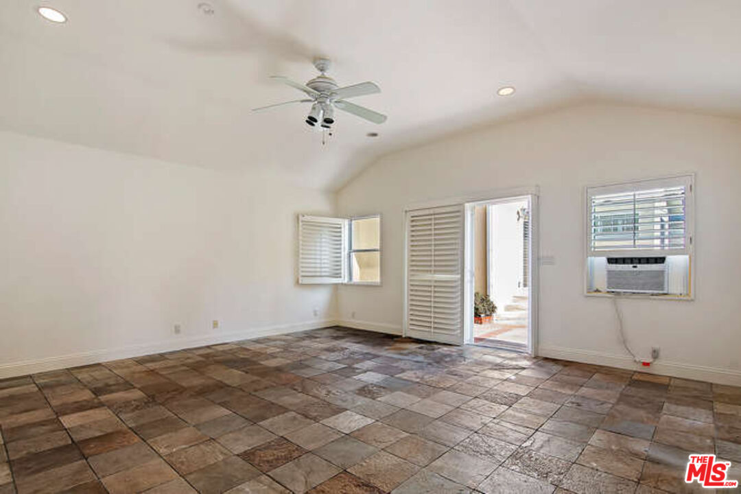 13958 Peach Grove St