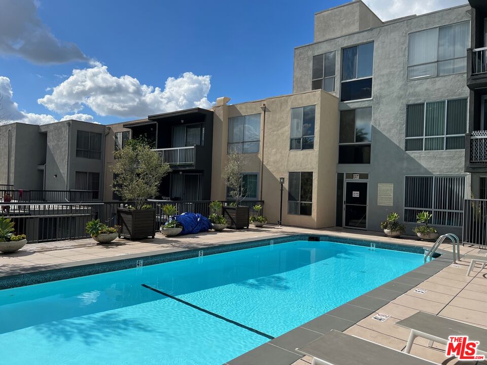 1745 Camino Palmero St Unit: 107