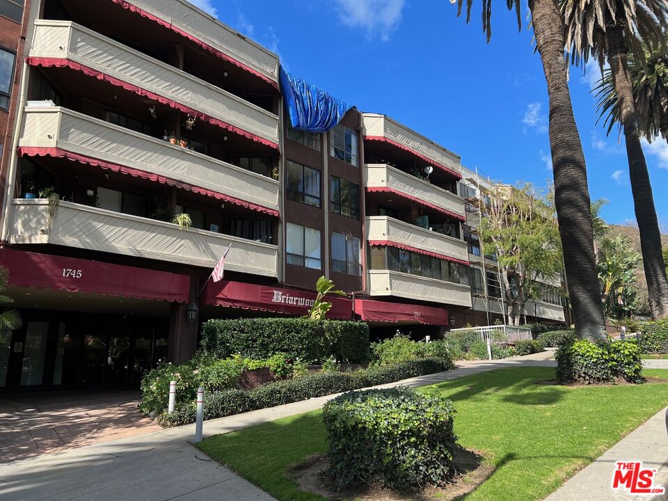 1745 Camino Palmero St Unit: 107