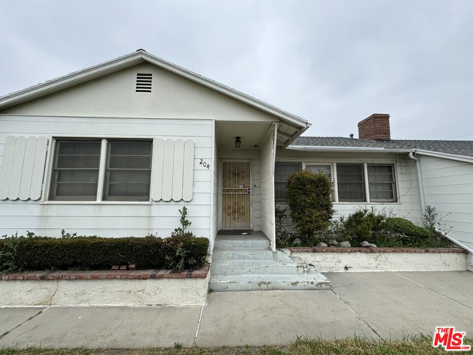 204 E Avenida De La Merced