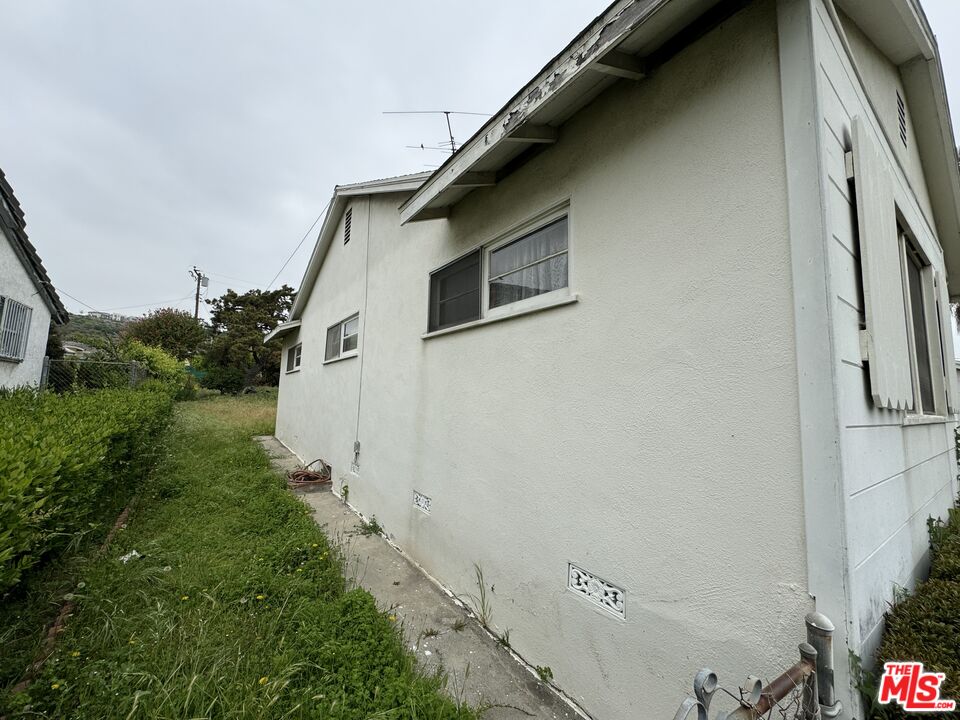 204 E Avenida De La Merced