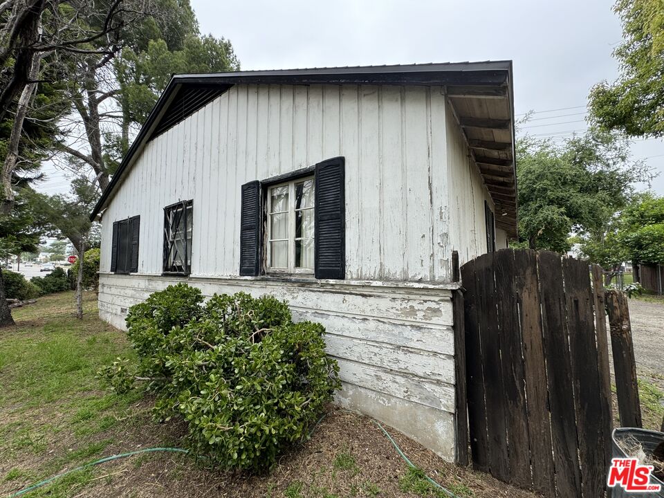 241 N San Marino Ave