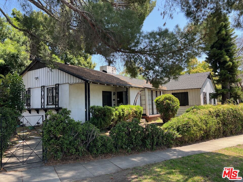 241 N San Marino Ave