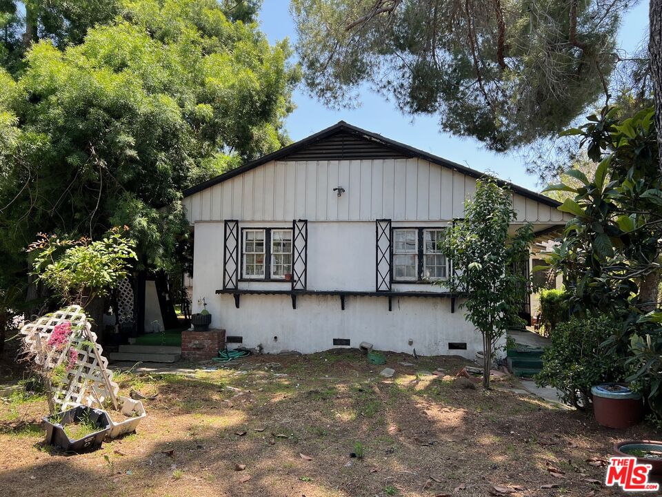 241 N San Marino Ave