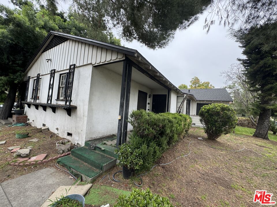 241 N San Marino Ave