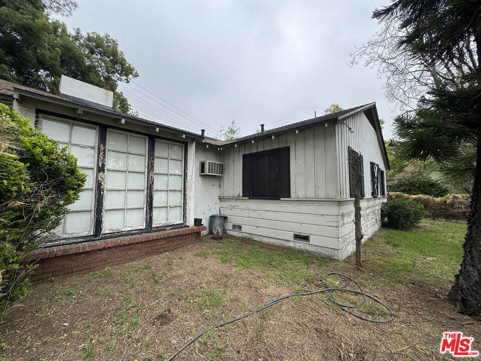 241 N San Marino Ave