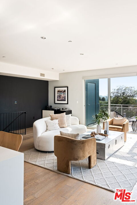 751 N Fairfax Ave Unit: 6