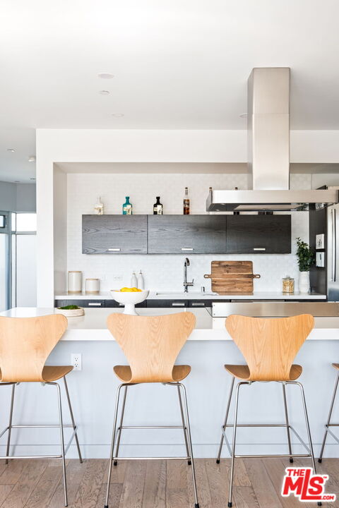 751 N Fairfax Ave Unit: 6
