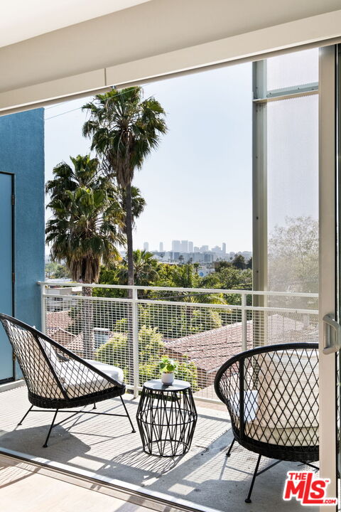 751 N Fairfax Ave Unit: 6
