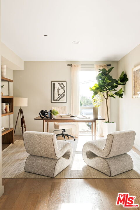 751 N Fairfax Ave Unit: 6