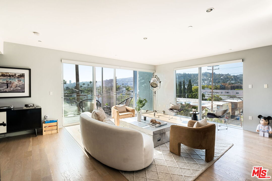 751 N Fairfax Ave Unit: 6