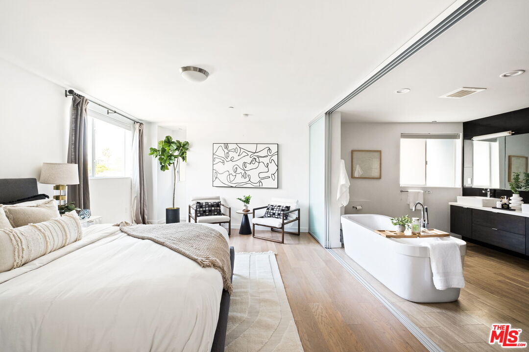 751 N Fairfax Ave Unit: 6