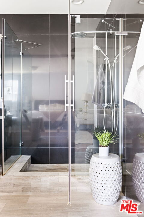 751 N Fairfax Ave Unit: 6