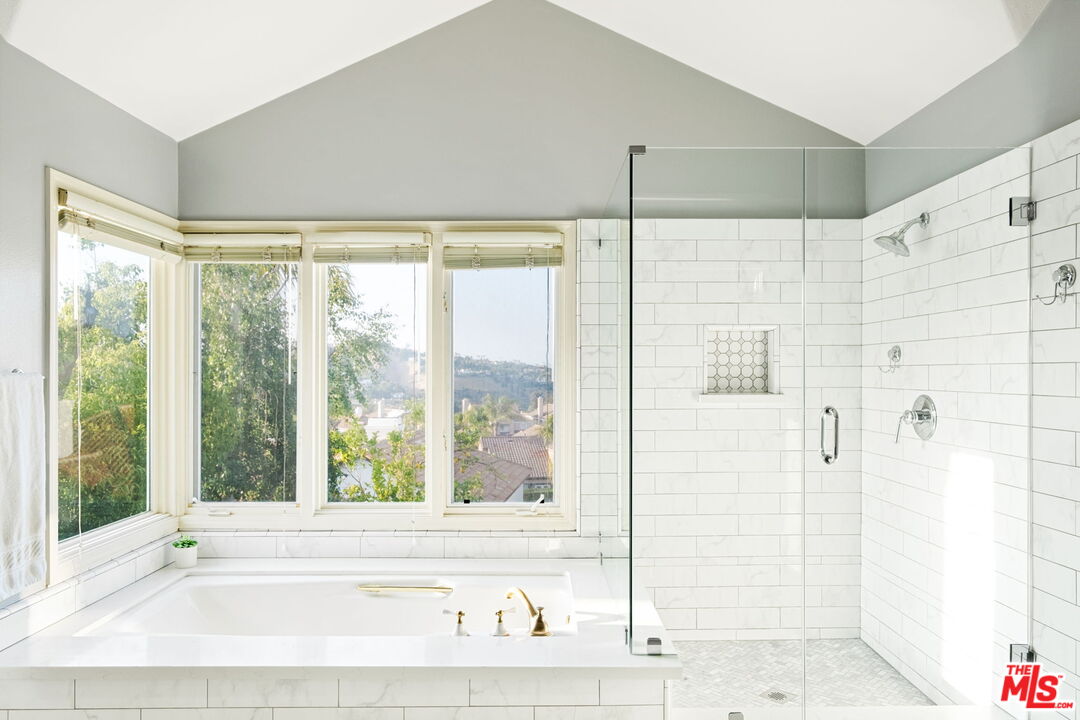 3728 Camino Codorniz